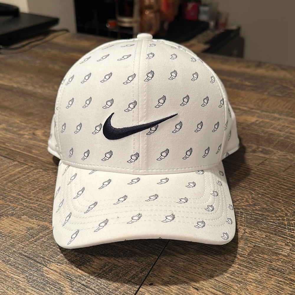 NWOT Nike New Aerobill Classic99 Sz S/M